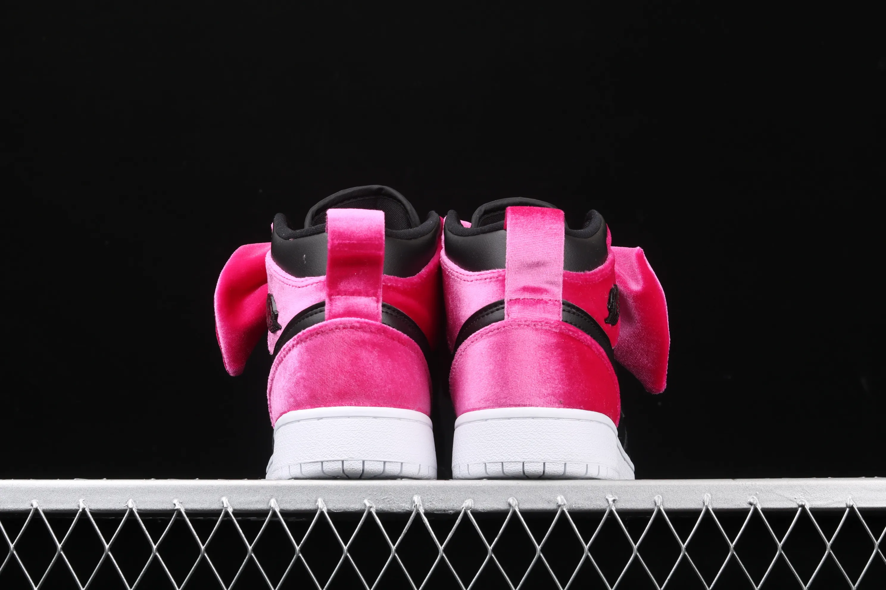 All categories Air Jordan Jordan series basketball shoes Air Jordan 1 Mid CLOT x Air Jordan 1 Mid "Fearless" AJ1 Joe 1 mid-top white silk CK5678-006